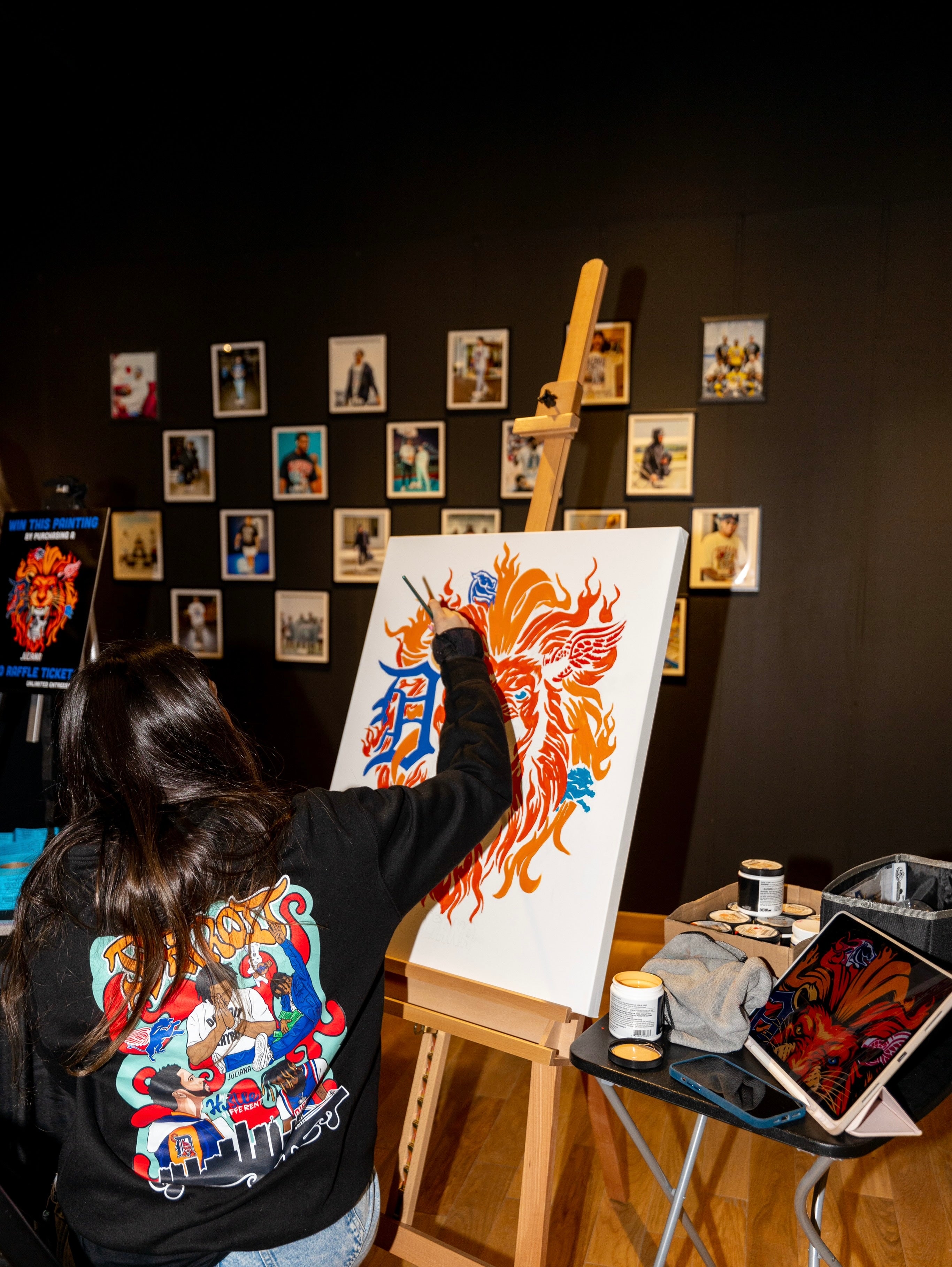 Live event painting in progress by Just by Juliana creating artwork in real time